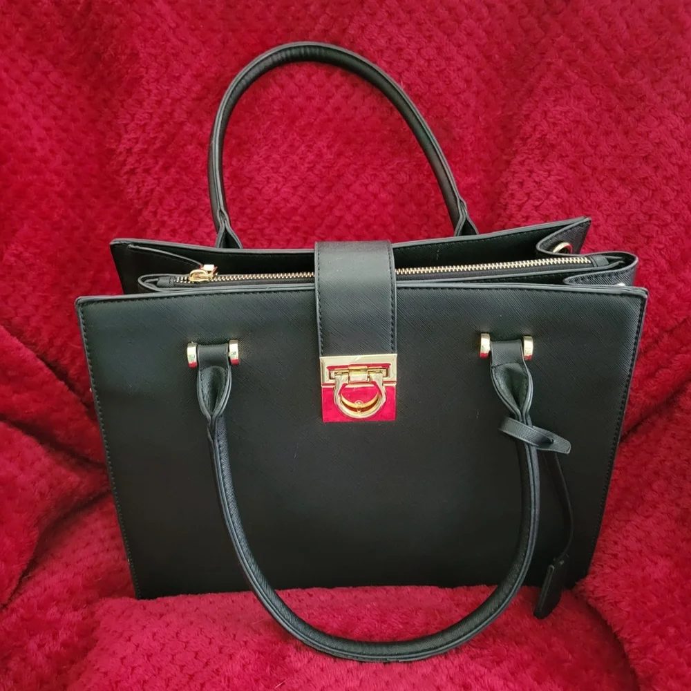 Multiple purses - Picture 7 of 7